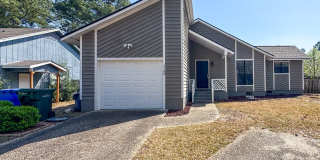 Beautiful 3 Bed 2 Bath Home with Fenced Backyard Gallery 1