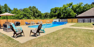 4 Bed, 2 Full Bath Home w/ In-Ground Pool in Desirable Lake Forest! Gallery 32