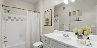 Lakeside at Town Center Apartments Gallery 28