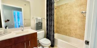 230 W Washington St Gallery 8