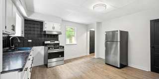 Gorgeous 3 Bedroom in Troy Hill available June 1! Gallery 7