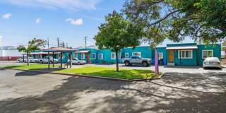 Las Flores Apartments Gallery 1