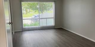 COMING SOON! 3 Bed + 1.5 Bath Townhouse Gallery 4