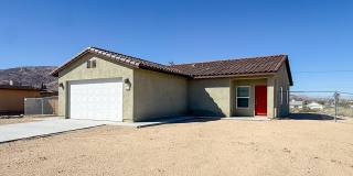 29 Palms Home with Solar Gallery 1