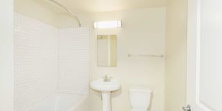 Vintage at 425 Broadway Gallery 16