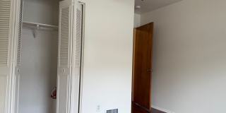 2 story updated townhouse In Rosemont 2/1 Gallery 18