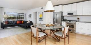 Silver Lake Mid-Century Style Home - 2b1b - Private Yard - Garage Gallery 4