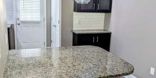 Frost Courtyard Apartments - Gallery 3