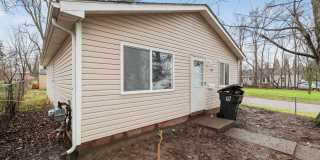 Charming 3BR House in Pontiac Gallery 44