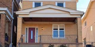 Spacious 5 Bedroom 2.5 Bathroom Single Family Home with Garage (Mt Washington) Gallery 1