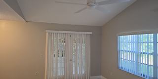 Beautuful 2 bedroom, 2 bath, 2 car garage rental home in Weeki Wachee! Gallery 14