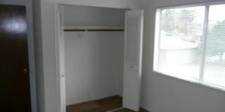 412 W Locust St Gallery 7