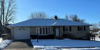 Single Level Living With No Exterior Maintenance! Gallery 1