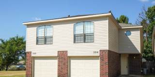 Must see 2 bed, 2 bath duplex near the University of Oklahoma Gallery 1