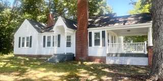 Three bedroom, 1 bath house in Burlington Gallery 1