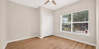 631 E Mistletoe Gallery 16