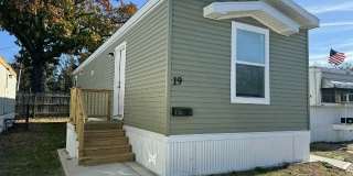 19 Ave A Gallery 1