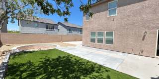 Fully Furnished 4 Bedroom 2.5 Home! Gallery 22