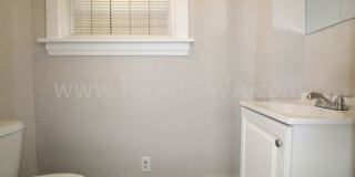 CHARMING!! 3 bedroom, 1.5 Bath Home in Des Moines Gallery 12