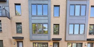 Fabulous 4-Level TH! 4Bed/3.5Bath with two car garage! Gallery 1