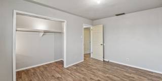 1401 E 18th St Gallery 13