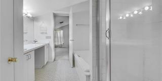 100 Kane Street Gallery 11