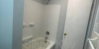 914 East Madison Avenue Gallery 11