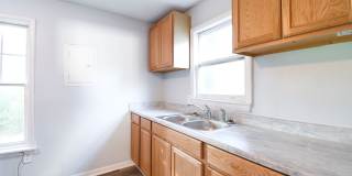 Spacious Duplex! Gallery 9