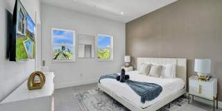 1220 NE 15th Avenue Gallery 30
