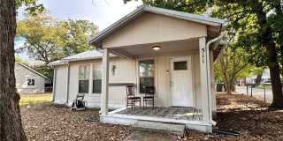 511 Mckie Street Gallery 1