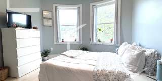 Charming 4 Bedroom-No Broker Fee Gallery 4