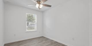 Spacious 4-Bedroom Townhome Gallery 12