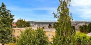3 Bedroom Modern Industrial Townhome with City Views & Rooftop Oasis Gallery 19