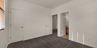 Beautiful 2 bdrm end unit with attach 2 car garage Gallery 27