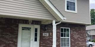 Spacious 2 Bed, 2.5 Bath Townhome in Peaceful Southwest Bloomington Gallery 1