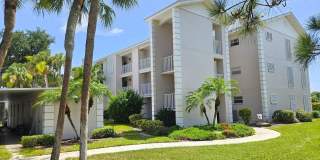 Gorgeous Seasonal Short-Term 2 Bedroom 2 Bathroom 2nd Floor Condo with Golf Transfer at Farmington Vistas! Gallery 1