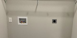 451 Red Robin St Gallery 19
