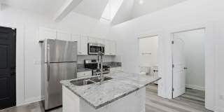 522 Kelton Avenue Gallery 17