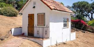 1.5 Bedrooms - 1.5 Bathrooms Split Level House -  Mt. Helix Artist’s Colony Executive Rental Gallery 35