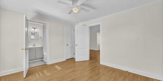 4503 Wrightsville Avenue Gallery 17