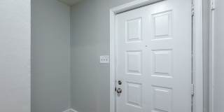 CUTE 2/1.5 w/ New Paint, Washer and Dryer, Close to TCC & FSU! Available NOW for $1050/month! Gallery 5