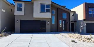 $300 Off Move-in Special! Modern 4 Bedroom Home for rent Gallery 1