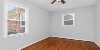 Adorable Two Bedroom Apartment Near Cotswold! Gallery 15