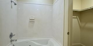 813 Baker St NW Gallery 12