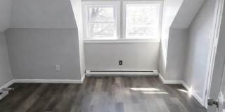 1066 Mary St Gallery 3