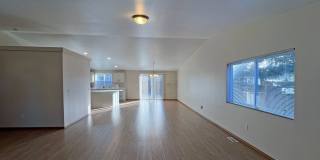 Price Drop!-Exceptional 2200 sq ft Three Bedroom 2 Bath Rambler in Fed Way - with A/C Gallery 5