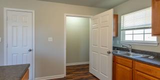 2 bed, 1 bath in great location - move in ready! Gallery 11