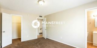 5311 West Holly Street Gallery 9
