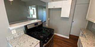 136 North Everett Avenue Gallery 10