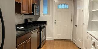 2739 W Lunt Avenue Gallery 7